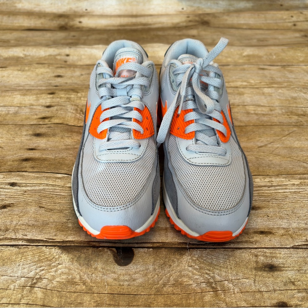 Women’s Nike Air Max 90 Sneakers – Size 8 – Gently Worn - Picture 4 of 4